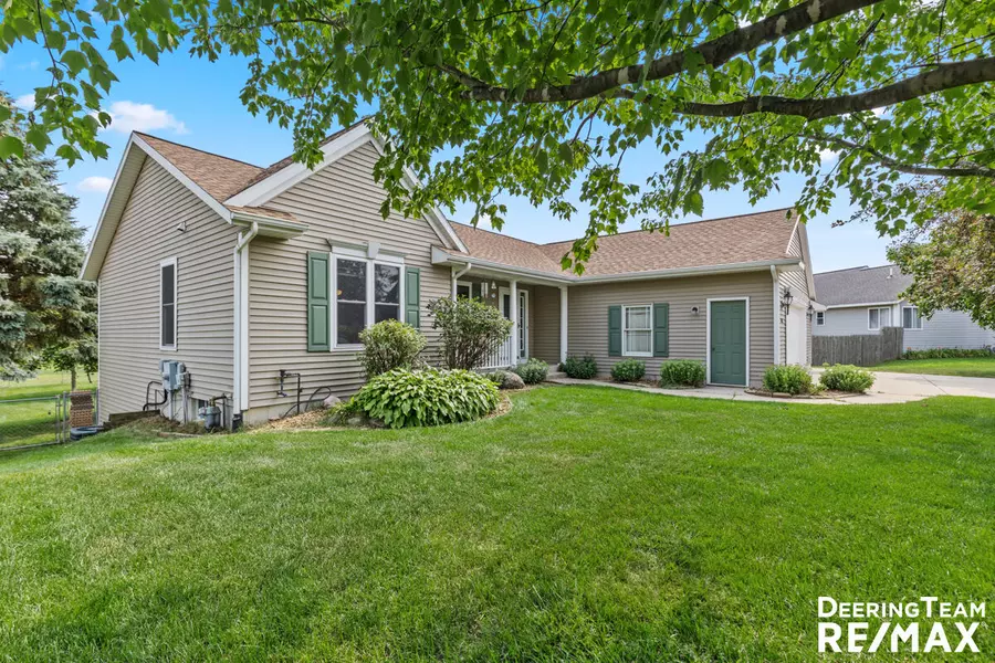 696 Ridgefield Court, Coopersville, MI 49404