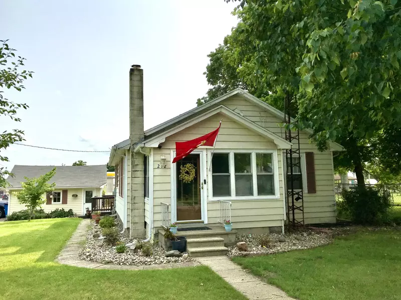 212 E Michigan Avenue, White Pigeon, MI 49099