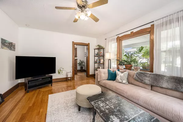 1441 Tamarack NW Avenue Grand Rapids, MI 49504