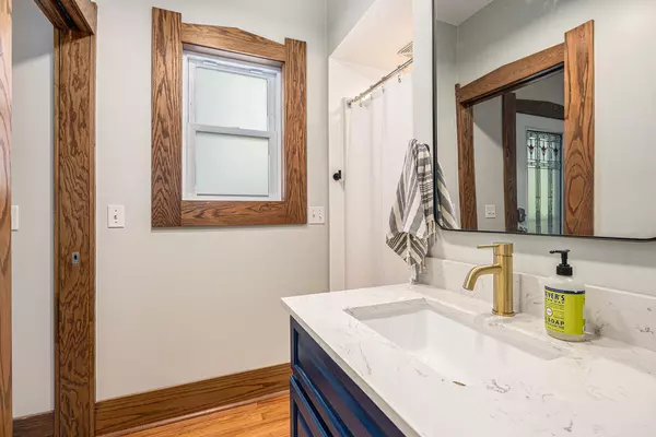 1441 Tamarack NW Avenue Grand Rapids, MI 49504