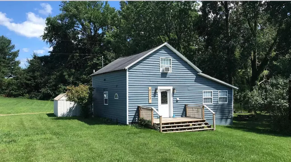 8223 Hochberger Road, Eau Claire, MI 49111