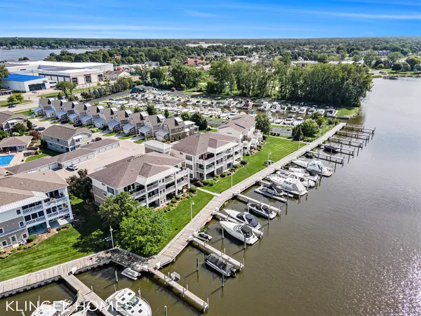 Spring Lake, MI 49456,930 W Savidge Street #28