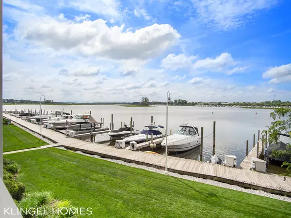 Spring Lake, MI 49456,930 W Savidge Street #28