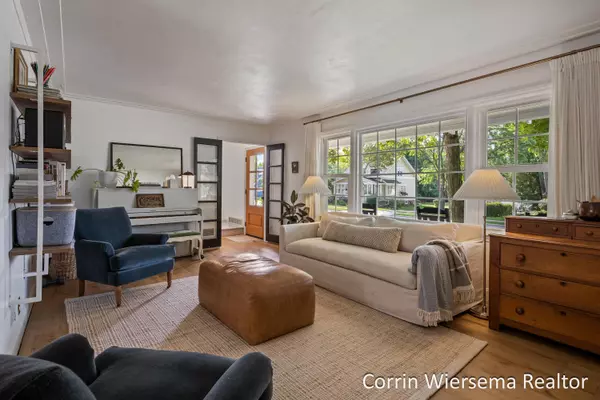 727 E Lincoln Avenue Zeeland, MI 49464