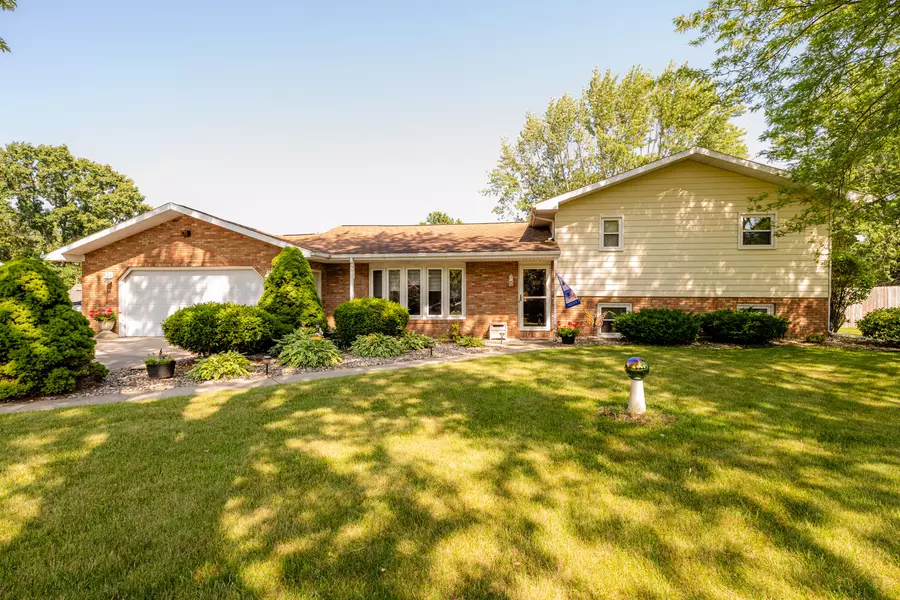 5985 Echo Ridge, Stevensville, MI 49127