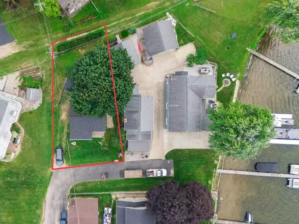Manitou Beach, MI 49253,5848 Darby Court
