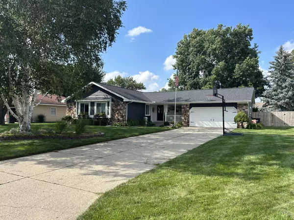 2159 Pinewood Street, Jenison, MI 49428