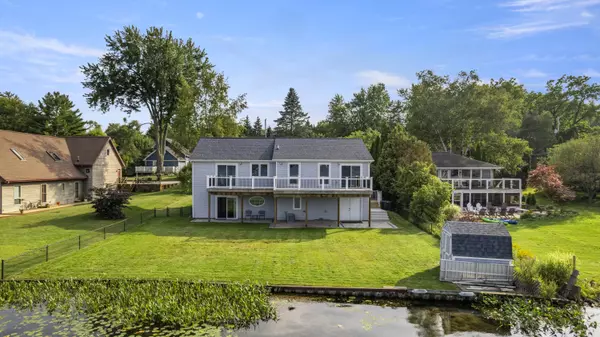 784 Crest Drive, Pleasant Lake, MI 49272