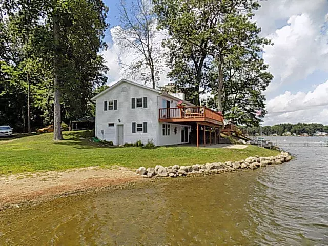 Delton, MI 49046,7248 S Crooked Lake Drive