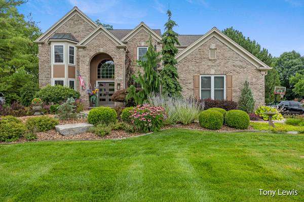 4517 Canterwood NE Drive, Ada, MI 49301