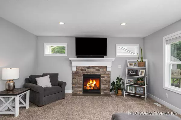 2976 E Morgan Trail Rockford, MI 49341