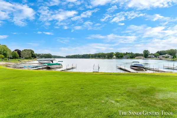 Spring Lake, MI 49456,604 Edgewater Court