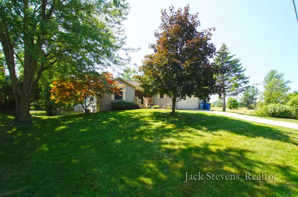 464 Lincoln Street, Coopersville, MI 49404