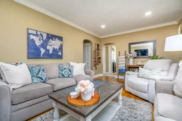 859 Sylvia NW Street Grand Rapids, MI 49504