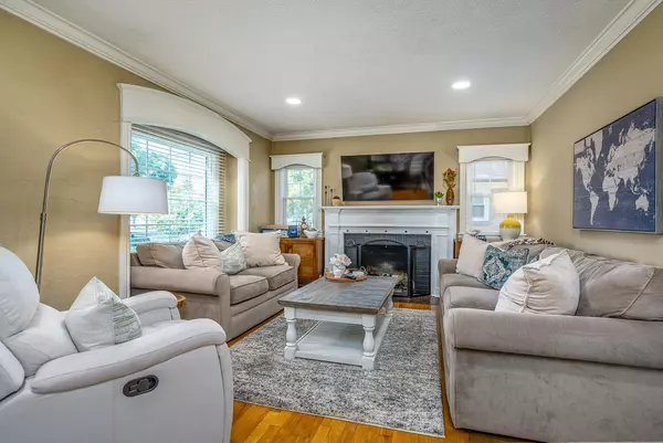 859 Sylvia NW Street Grand Rapids, MI 49504