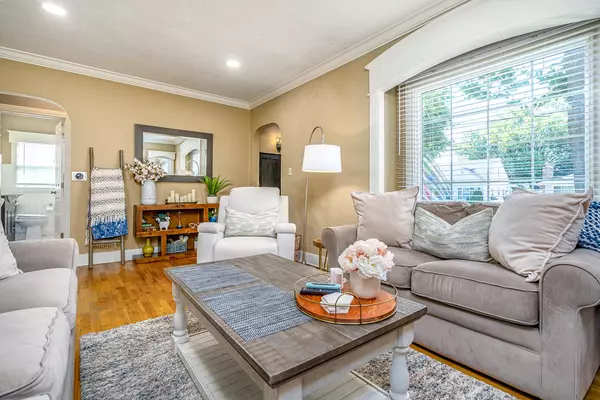 859 Sylvia NW Street Grand Rapids, MI 49504