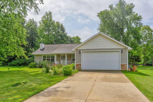 72727 Faye Court, South Haven, MI 49090