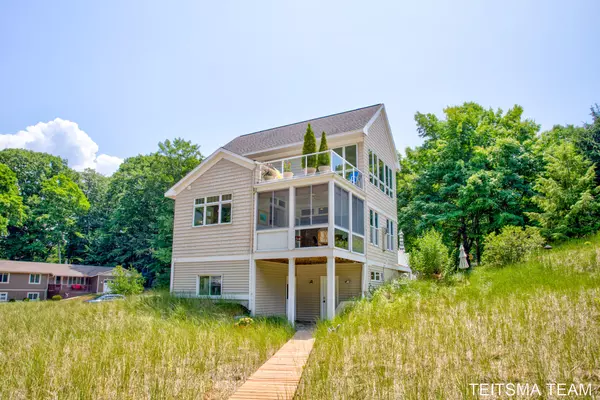 West Olive, MI 49460,9435 Lakeview Court