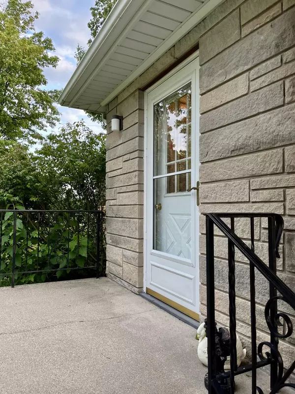 Eau Claire, MI 49111,6802 Preston Road