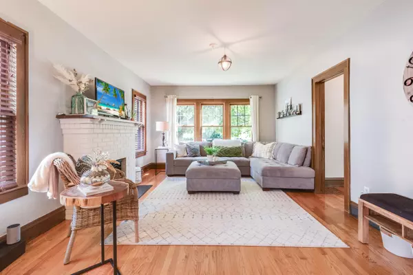 509 Kenwood NE Grand Rapids, MI 49505