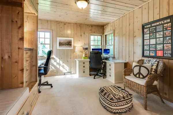 509 Kenwood NE Grand Rapids, MI 49505