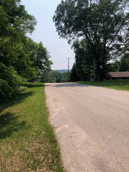 V/L Lot 9 Leecrest Boulevard, Onekama, MI 49675