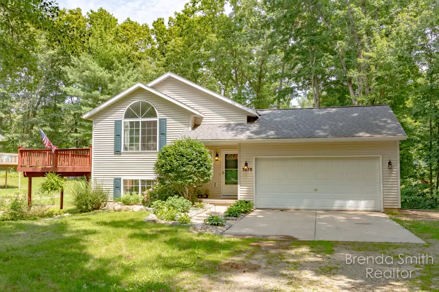 3270 Shorecrest Drive, Pierson, MI 49339