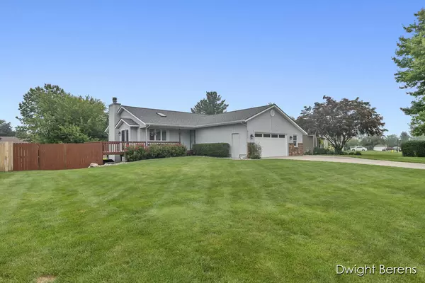 Jenison, MI 49428,2111 Oak Hollow SW Drive