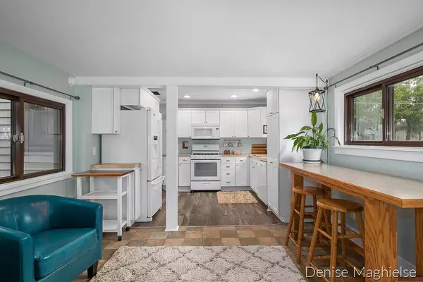 150 E Division NE Street Rockford, MI 49341