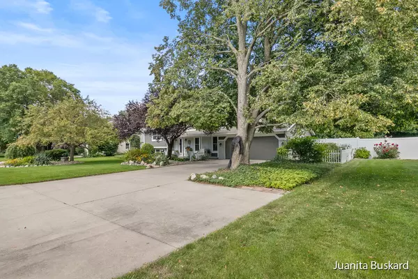 Jenison, MI 49428,8240 Birchwood Avenue