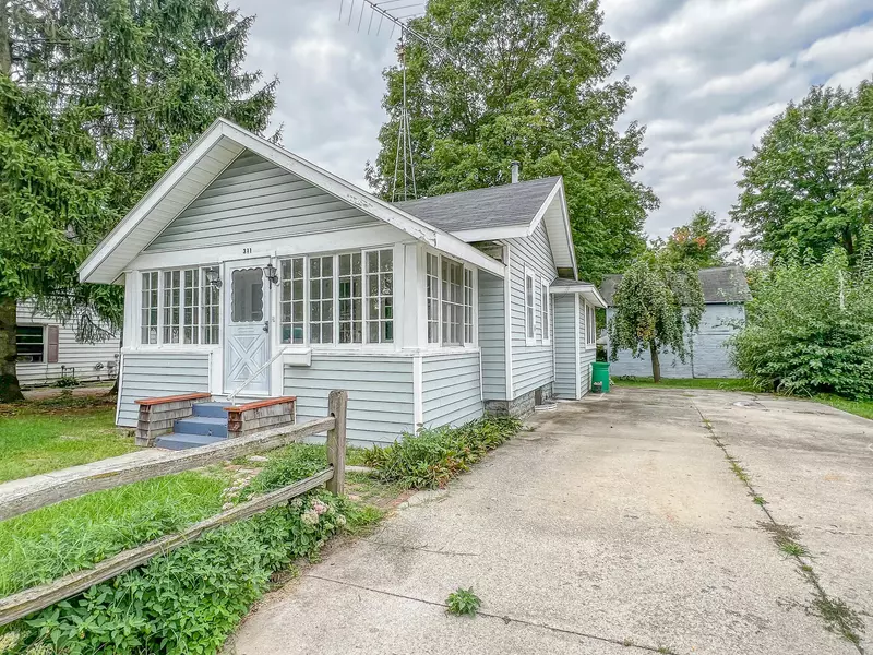 311 N Front Street, Dowagiac, MI 49047