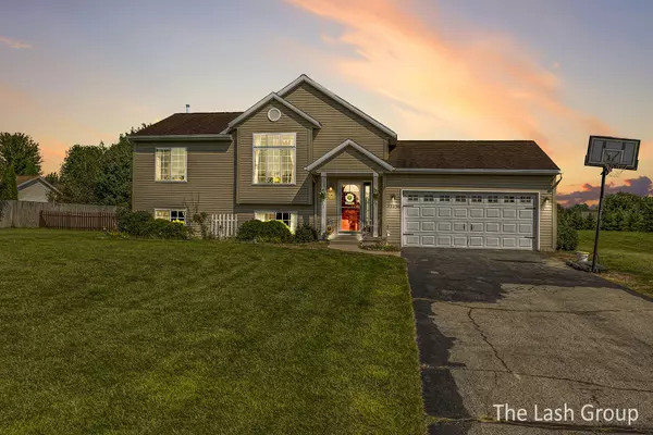 12236 Ives Meadow NE Lane, Cedar Springs, MI 49319