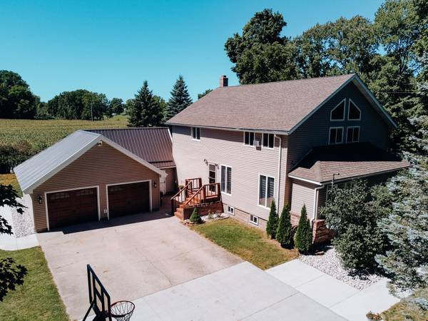 8817 S 200th Avenue, Holton, MI 49425