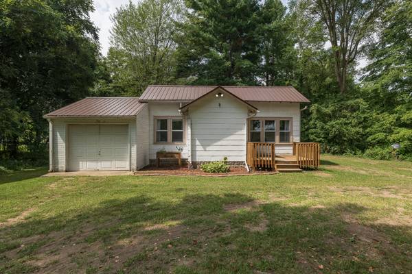 16924 County Road 215, Grand Junction, MI 49056