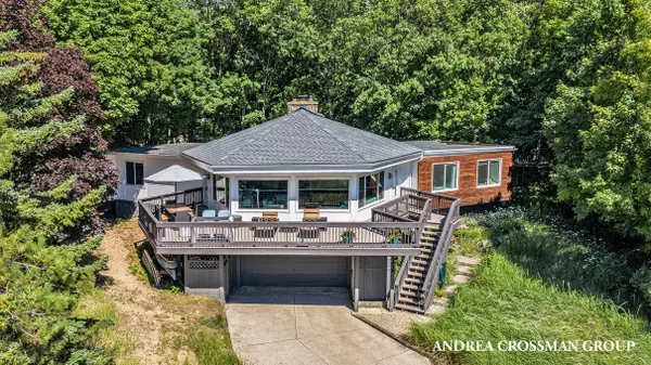 9410 Whispering Sands Drive, West Olive, MI 49460