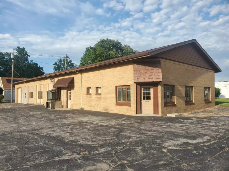 6507 E Main Street, Eau Claire, MI 49111