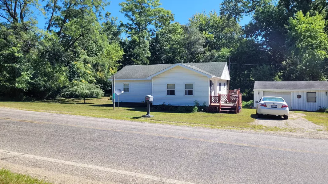 22071 N Angling Road, Centreville, MI 49032