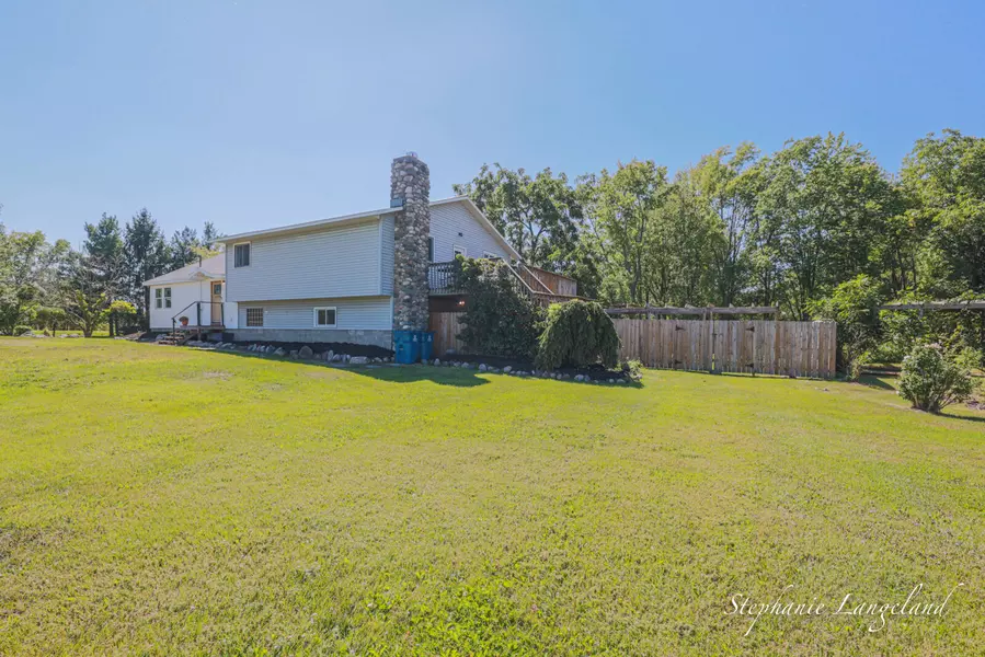 5365 Garfield Street, Coopersville, MI 49404