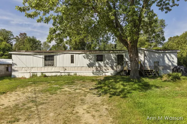 14065 Podunk Avenue, Gowen, MI 49326