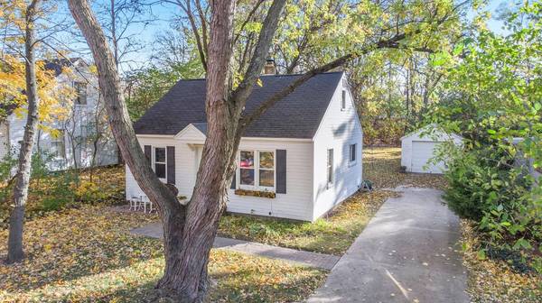 1544 Pear Street, Ann Arbor, MI 48105