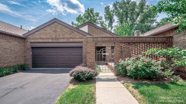 3920 Ridgmaar Square, Ann Arbor, MI 48105