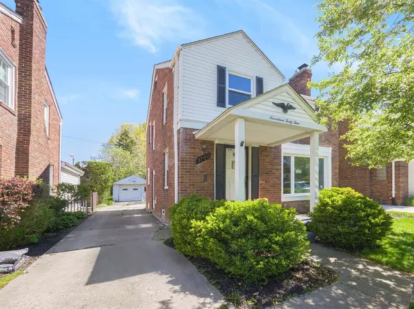 1744 Huntington, Grosse Pointe Woods, MI 48236