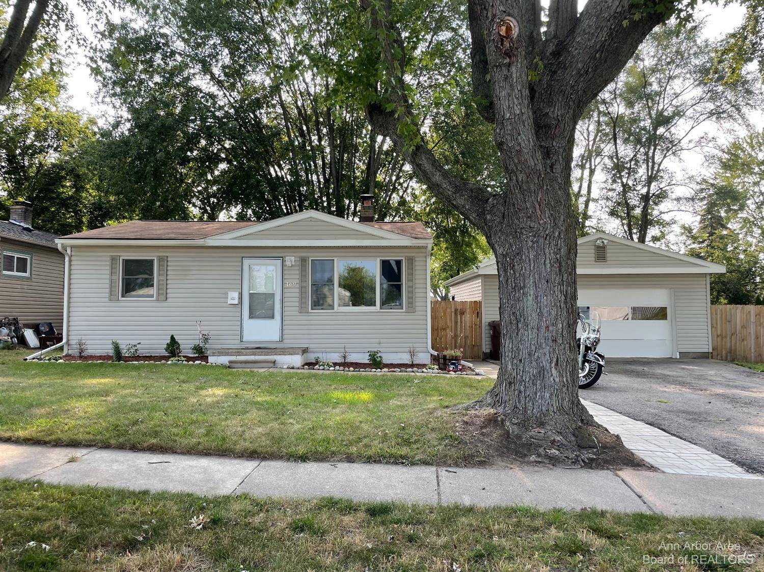 Belleville, MI 48111,169 Edgemont