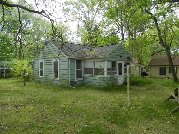 1641 Oakwood Avenue, Brooklyn, MI 49230