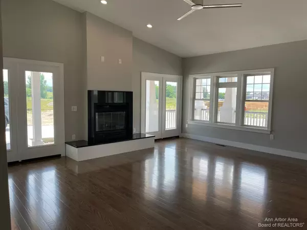 Ann Arbor, MI 48103,4290 Duck Drive #18