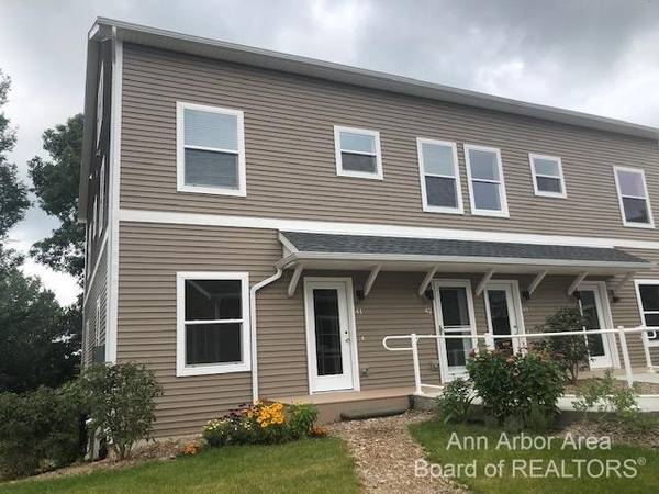 Ann Arbor, MI 48103,560 Little Lake Drive #41