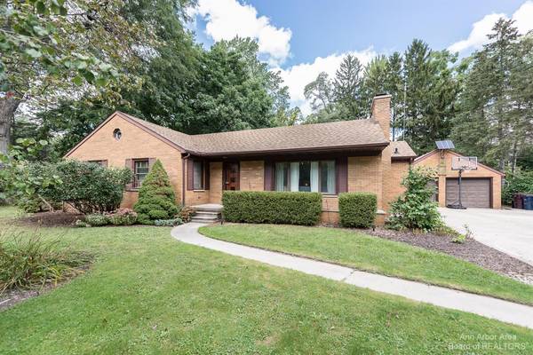 2678 Valley Drive, Ann Arbor, MI 48103