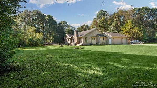 3202 Timberway, Pinckney, MI 48169