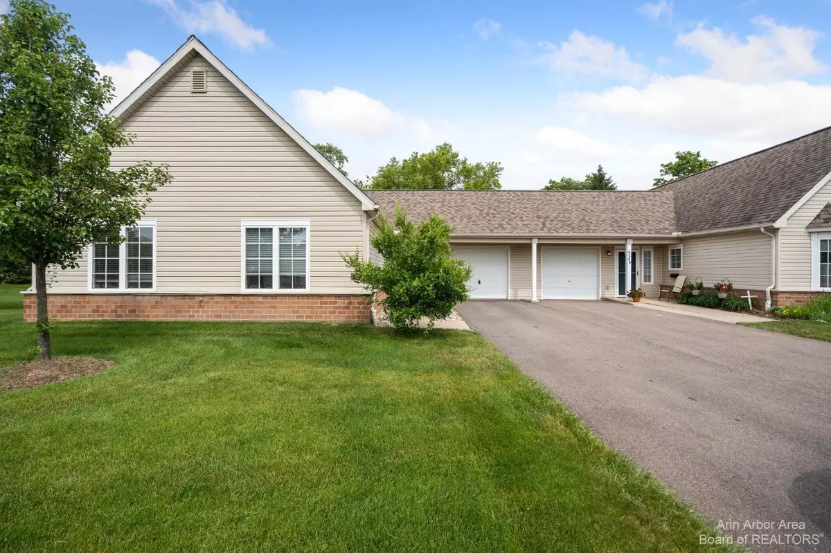 Saline, MI 48176,426 Lancaster Court