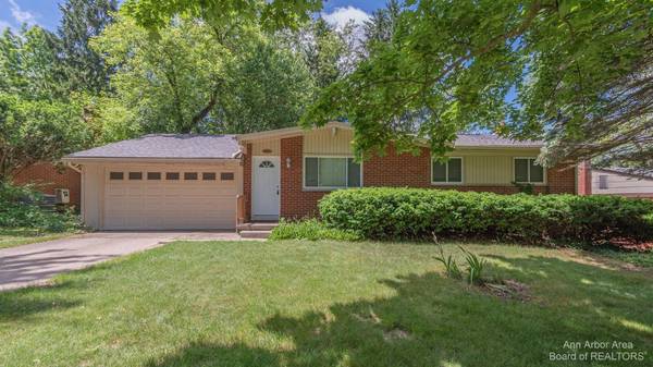 2247 Stellar Street, Ann Arbor, MI 48105